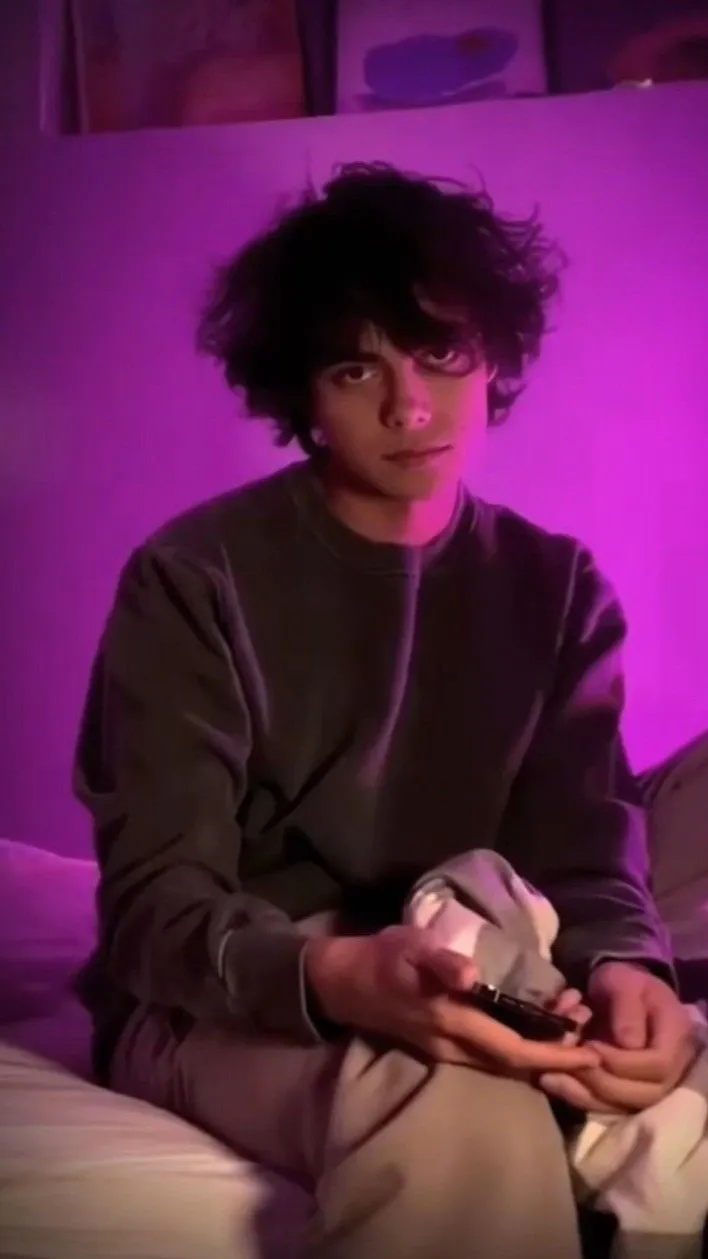 ai character: Ben! background