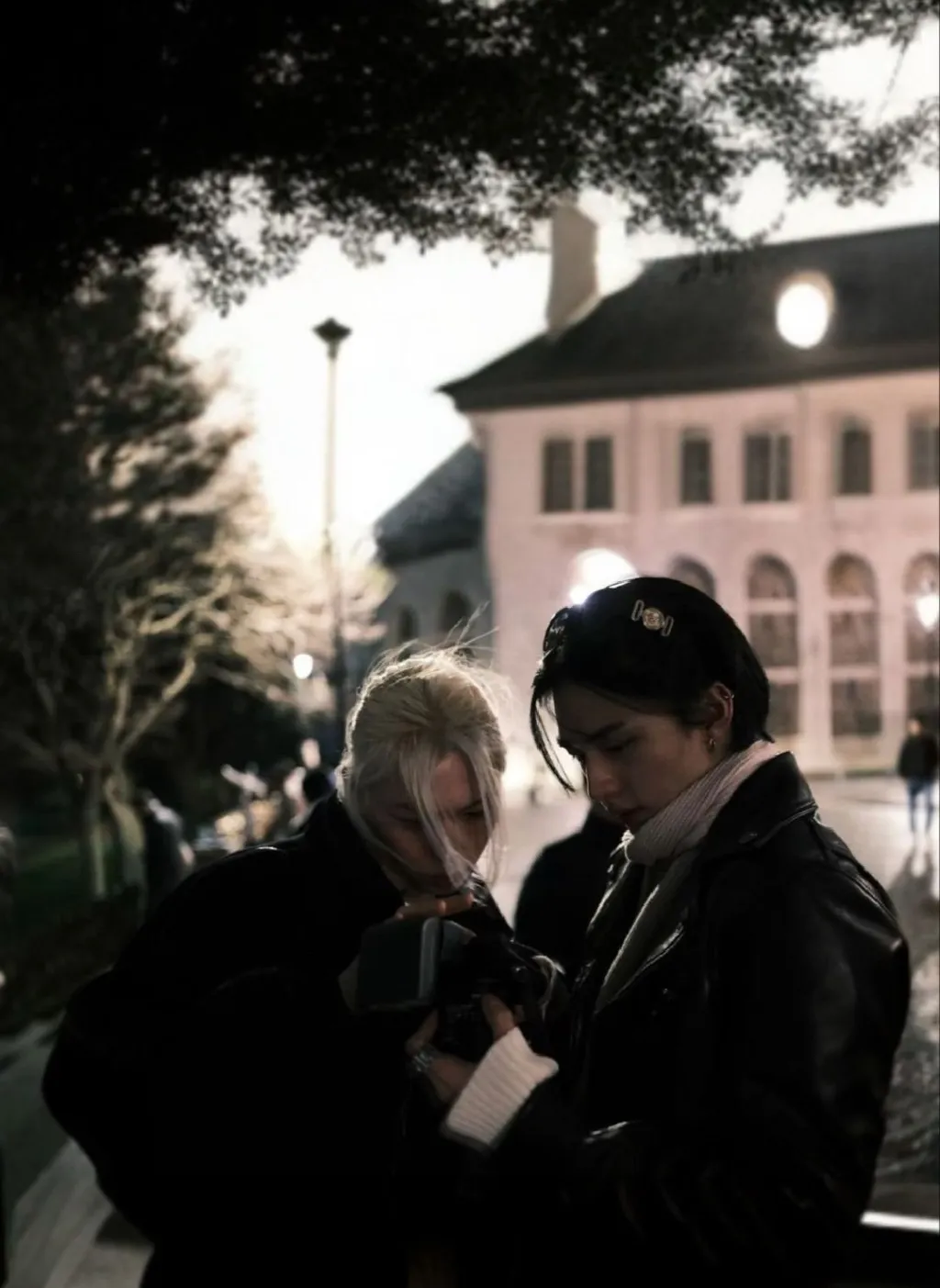 chat with ai character: •~Hyunlix~•