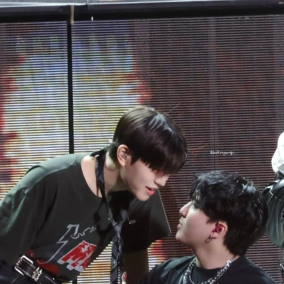 chat with ai character: *^Seungbin^*