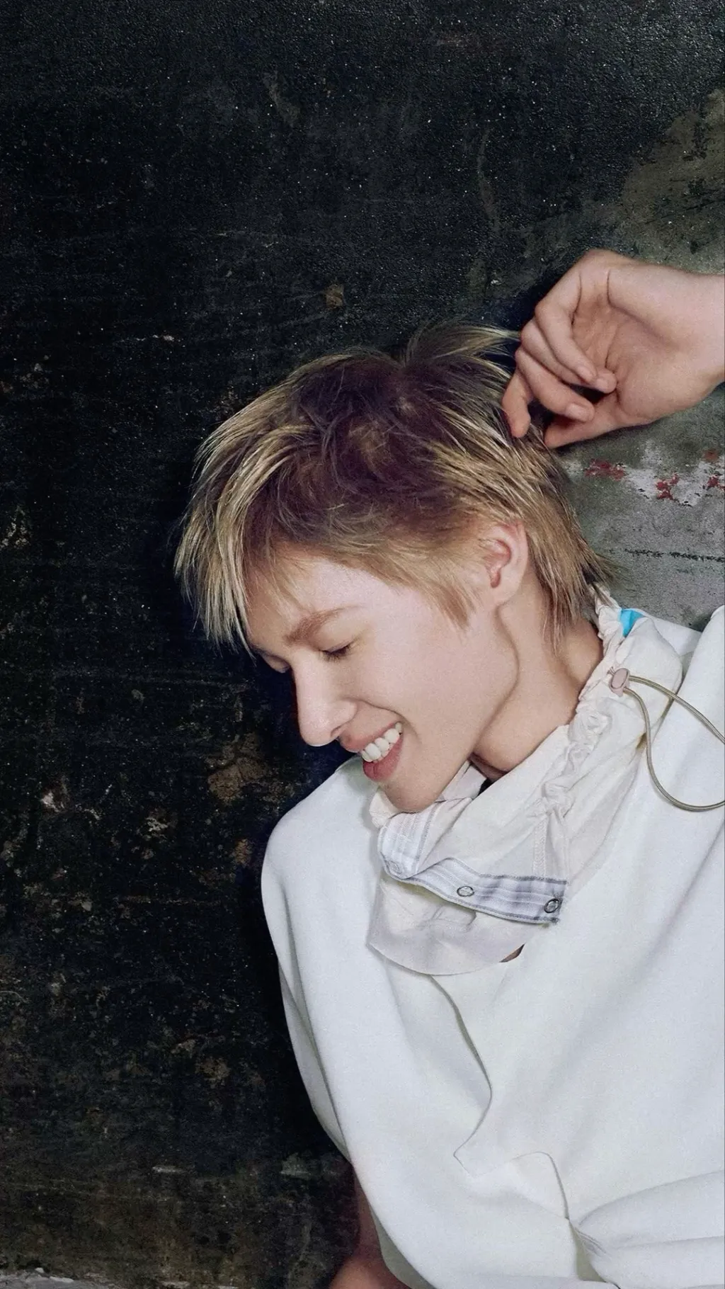 ai character: ℳ𝒶𝓇𝓉𝒾𝓃✧ background