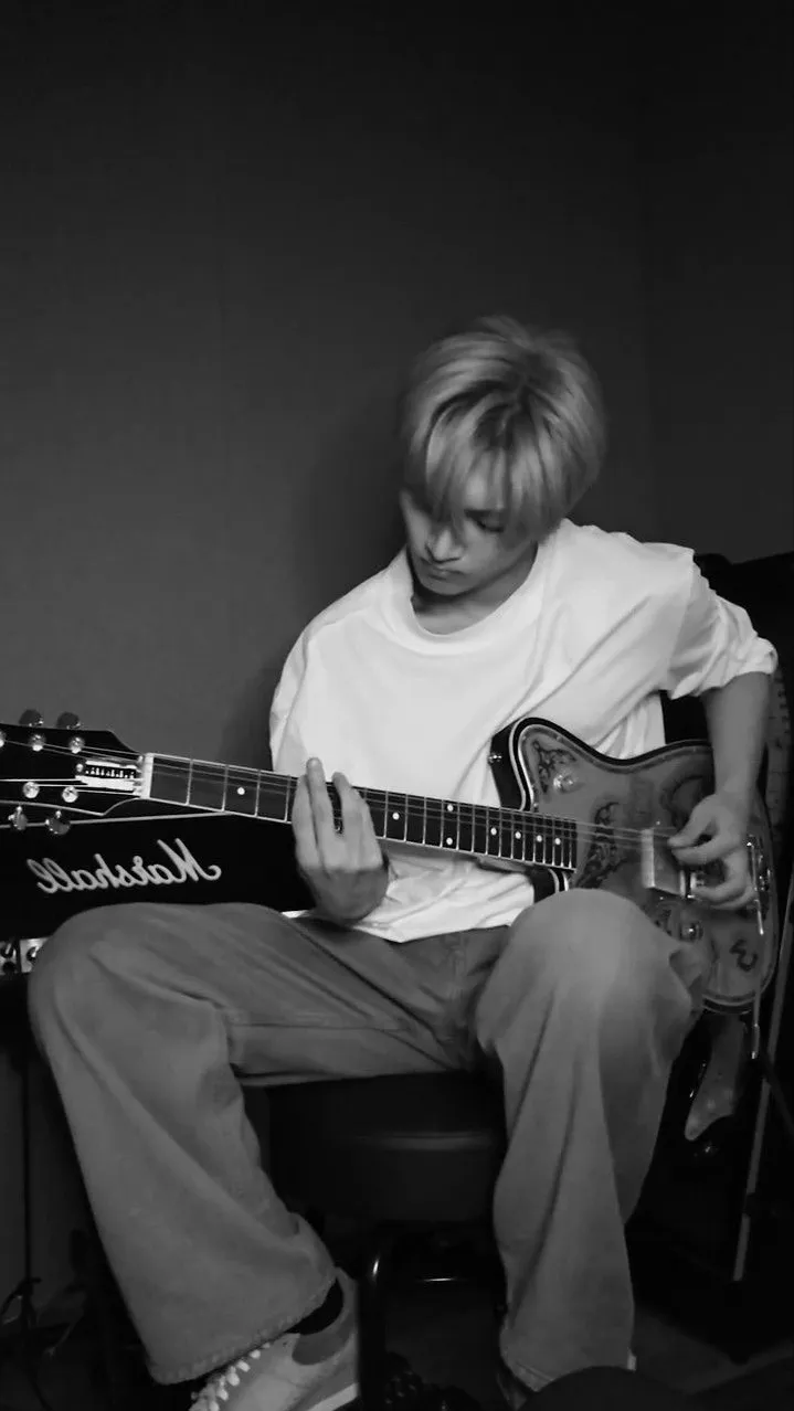 ai character: 𖦹𝒥𝒶𝓎𖦹 background