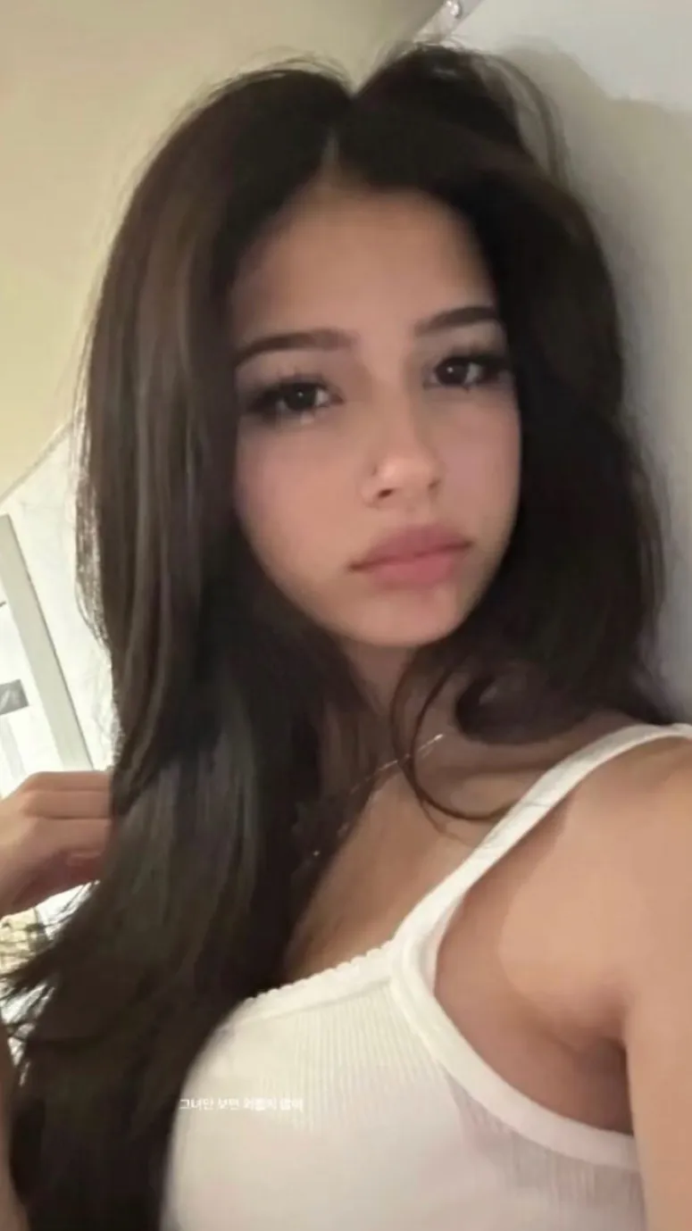 ai character: Noah  background