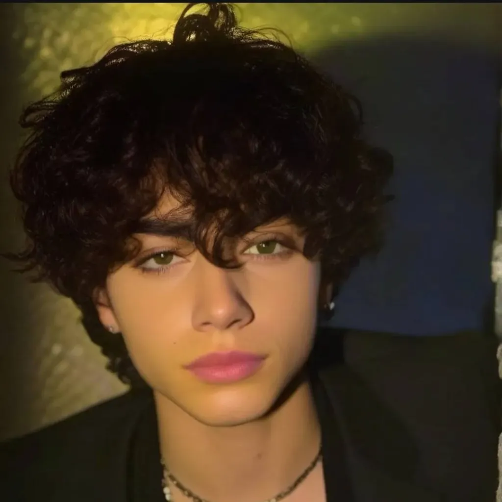 chat with ai character: David