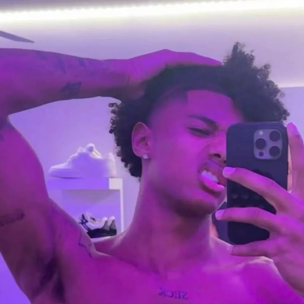 chat with ai character: Damari $