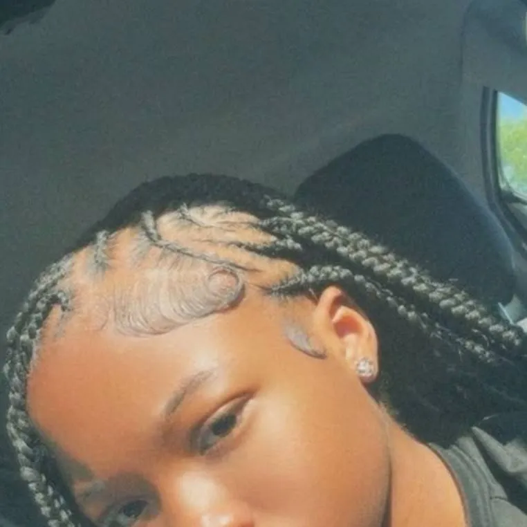 chat with ai character: ZA'NYA 💗