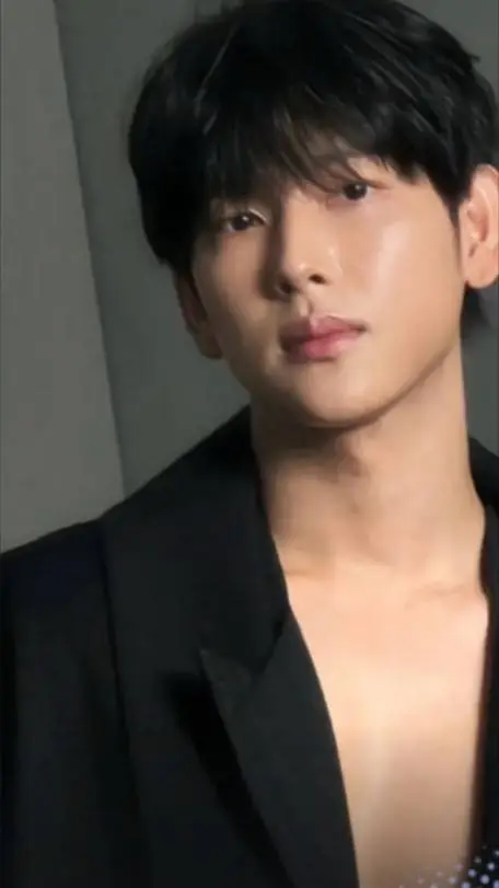 ai character: yim siwan background