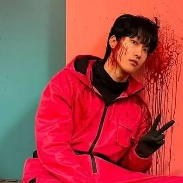 chat with ai character: squid game guard