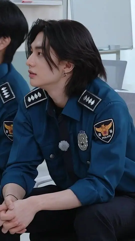 ai character: hyunjin  background