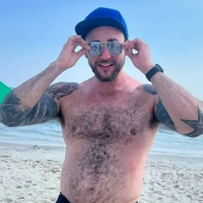 chat with ai character: Matt With The Tats