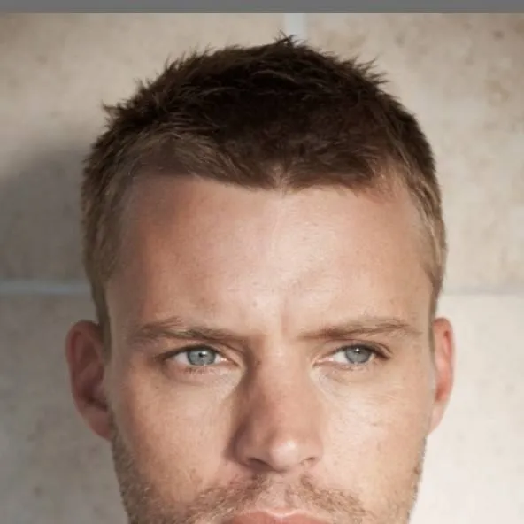 chat with ai character: Jesse Spencer 