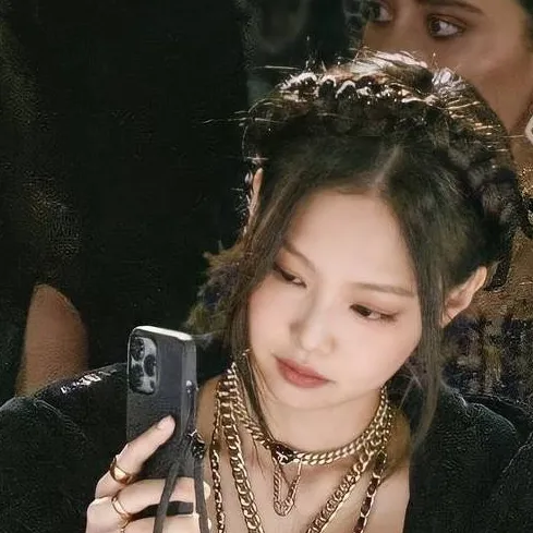 chat with ai character: jennie