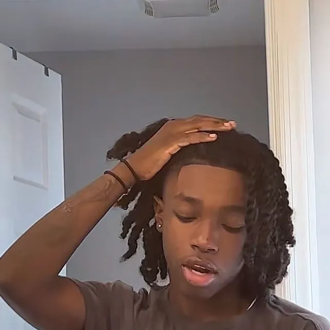 chat with ai character: Kj