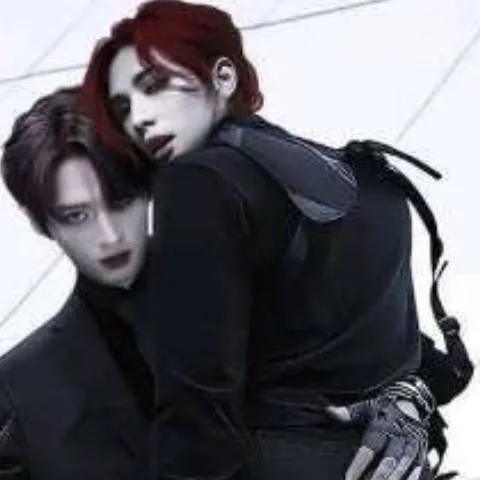 chat with ai character: hyunho