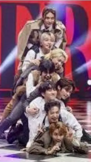 ai character: S~t~r~a~y~k~i~d~s🥹 background