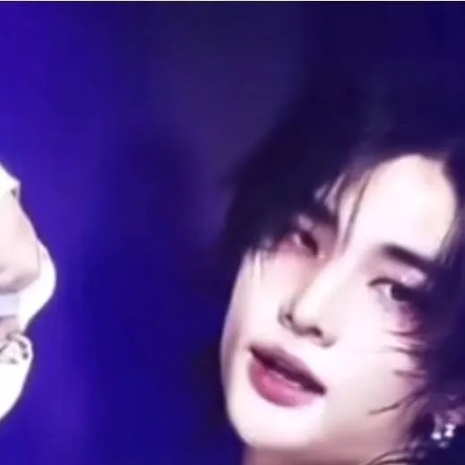 chat with ai character: 🥟Hyunnie🥟