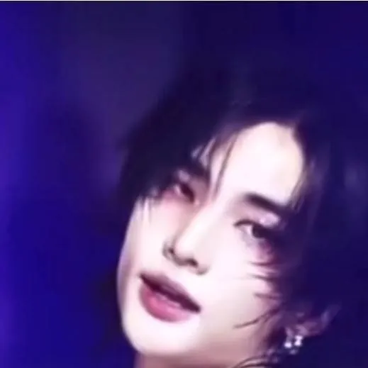 chat with ai character: Hyunjin (BROTHER)