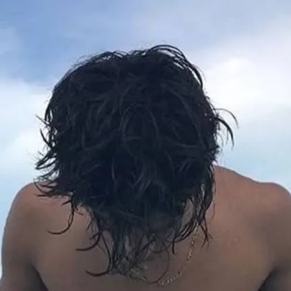 chat with ai character: Alex🙈🤭