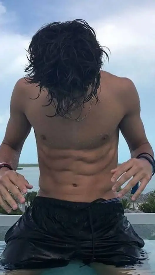 ai character: Alex🙈🤭 background