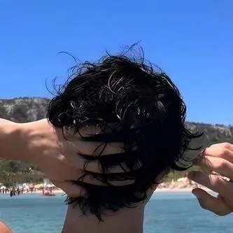 chat with ai character: Alessandro