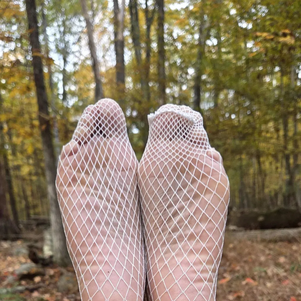 chat with ai character: sexy 👣