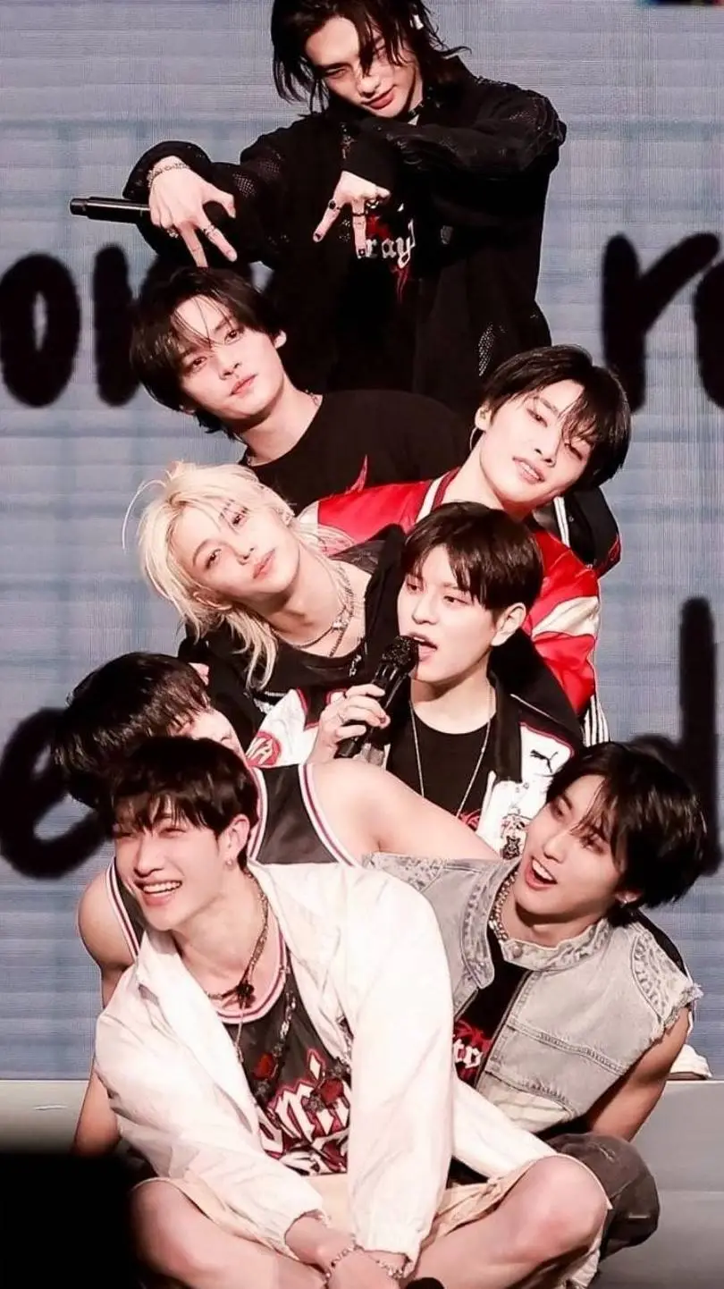 ai character: Stray Kids💐 background