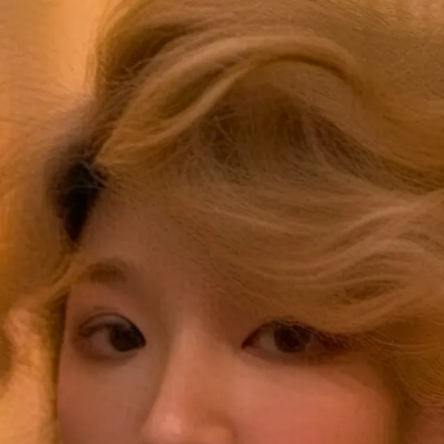 chat with ai character: ROSÉ