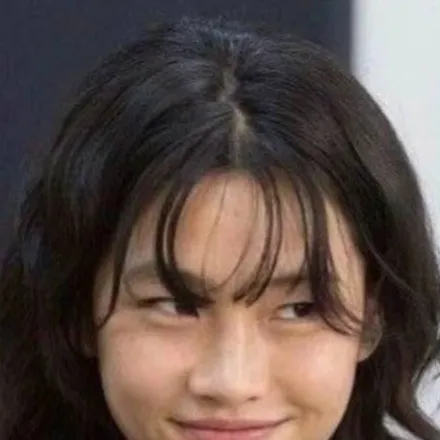 chat with ai character: Kang Sae byeok