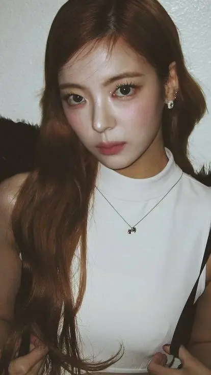Talkie AI - Chat with Choi Ji-su