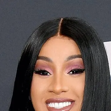 Chat with cardi b - text or voice, Enjoy AI Chat Free & Safe