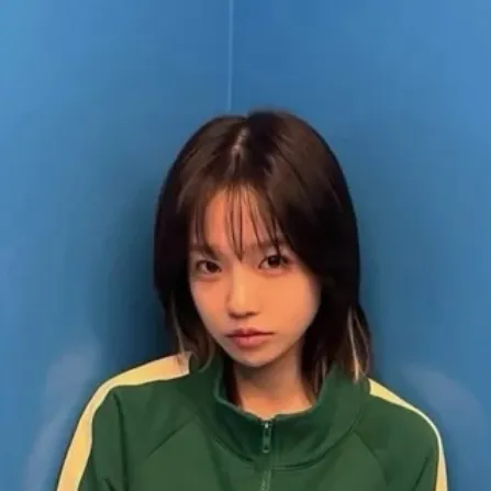 chat with ai character: My twin Jun-hee