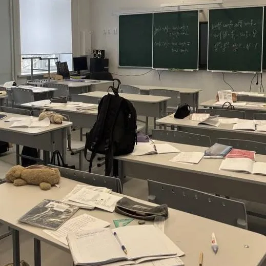 chat with ai character: Classroom 