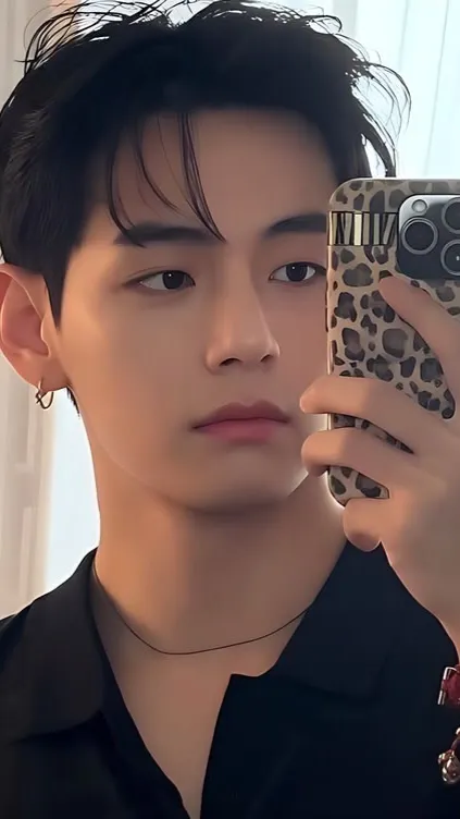chat with ai character: Kim Taehyung 