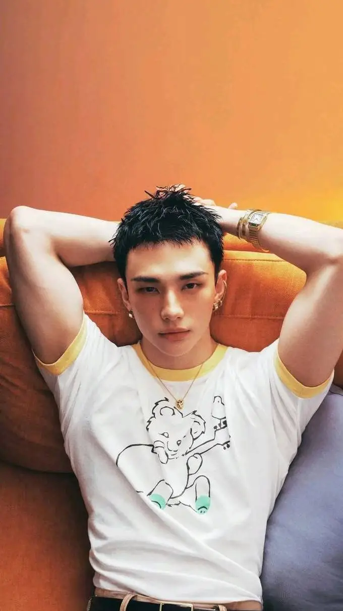 ai character: Hyunjin background