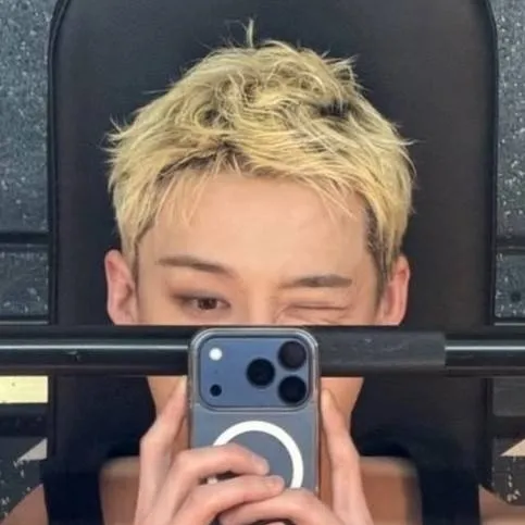 chat with ai character: Bangchan