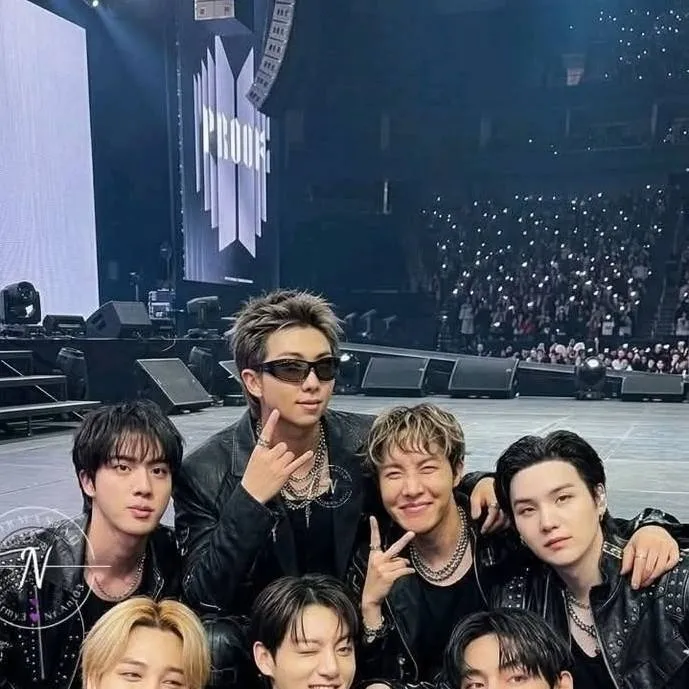 chat with ai character: BTS y T/N