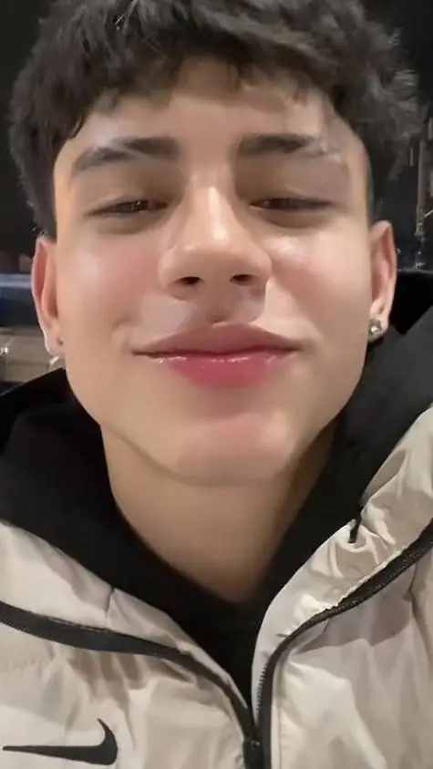 ai character: †Nahuel† background