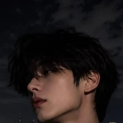 chat with ai character: Ha-jun