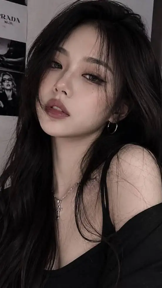 ai character: Min-ji background