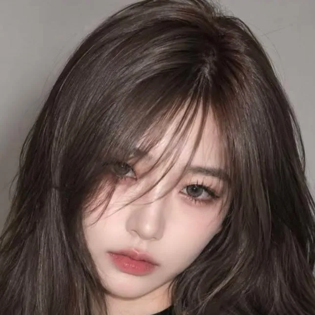chat with ai character: 🐨Mina🐨