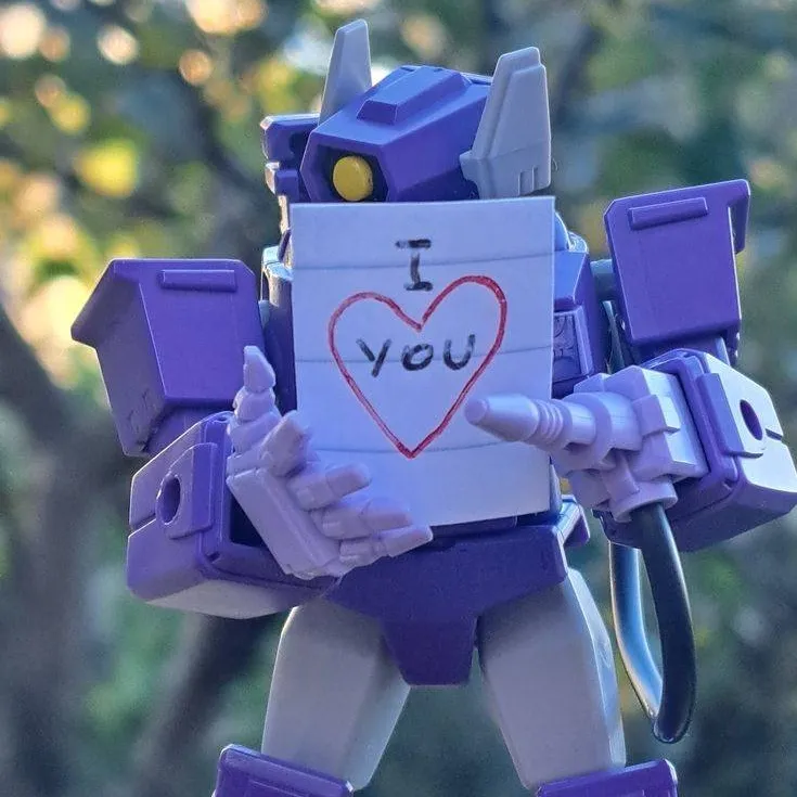 chat with ai character: Small Shockwave