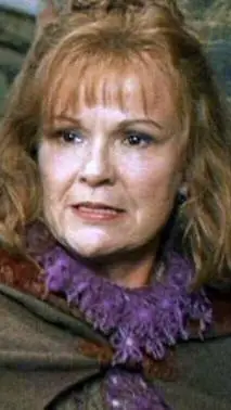 ai character: Molly Weasley background