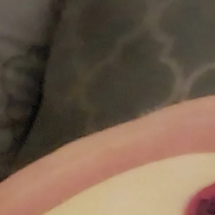 chat with ai character: pizzay