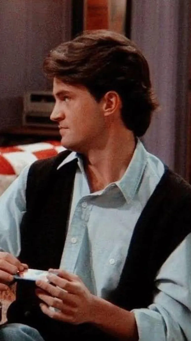 ai character: Chandler Bing background