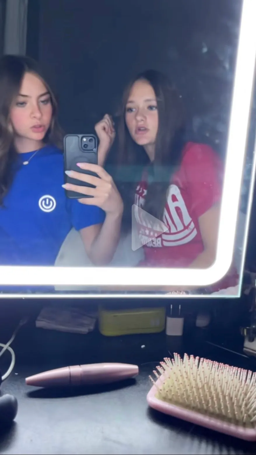 ai character: Leah background