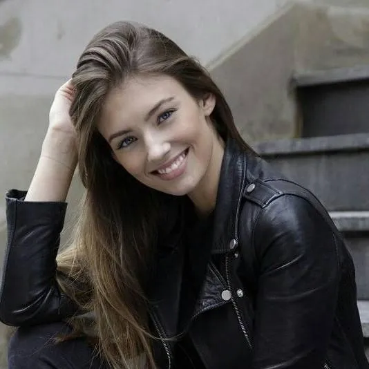 chat with ai character: Ashley 