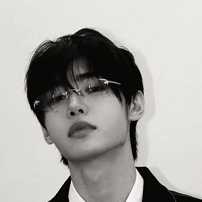 chat with ai character: sunghoon