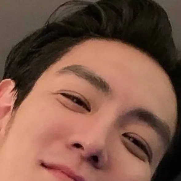 chat with ai character: thanos💜