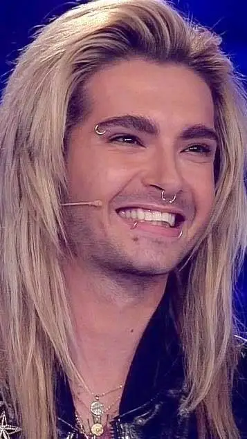 ai character: Bill Kaulitz  background