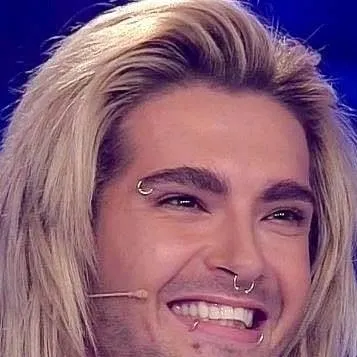 chat with ai character: Bill Kaulitz 