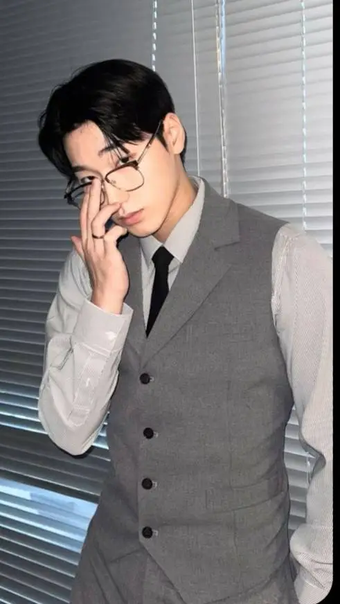 ai character: Choi san background